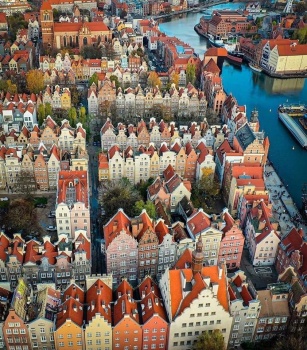 Solve Gdansk Poland Jigsaw Puzzle Online With 120 Pieces