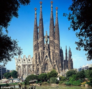 Solve Sagrada Familia Barcelona Spain Antoni Gaudi Architect Jigsaw