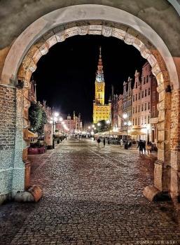 Solve Gdansk Poland Jigsaw Puzzle Online With 285 Pieces