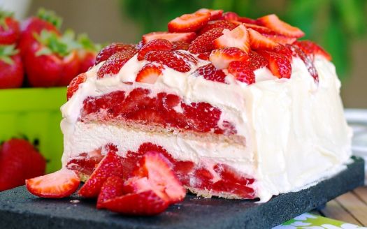 Solve Strawberry Shortcake No Bake Ice Box Cake Jigsaw Puzzle Online