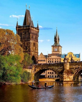 Solve Praha Jigsaw Puzzle Online With Pieces