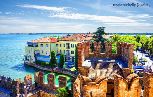 Solve Scaliger Castle Sirmione Lake Garda Italy Jigsaw Puzzle Online