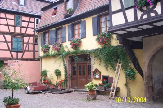 Solve Riquewihr Alsace Jigsaw Puzzle Online With 104 Pieces