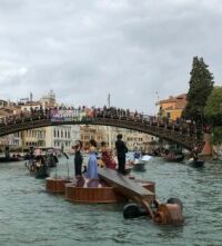 “Noah’s Violin” near the Accademia Bridge