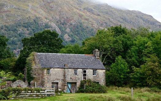 Solve Scotland_Taynuilt jigsaw puzzle online with 160 pieces