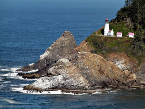 Solve heceta head lighthouse jigsaw puzzle online with 540 pieces