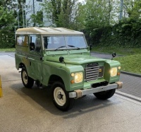 Land Rover series III 88"