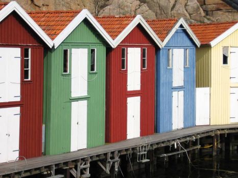 Boathouses in Smögen, Sweden, by baengel (flickr)