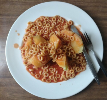 Solve Food I made - baked potatoes and spaghetti hoops jigsaw puzzle ...