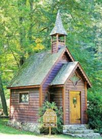 Tiny Chapel -- North Carolina....