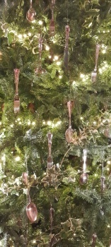 Dining room Christmas tree
