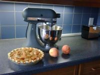 making peach pie
