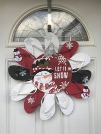 I love this wreath....perfect for my door in florida...