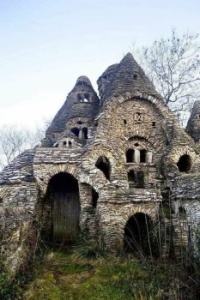 Abandoned Stone Castle (12 pcs - 260 pcs)