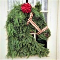 Horse Head Shaped Wreath      Facebook
