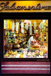Italian deli 🍇