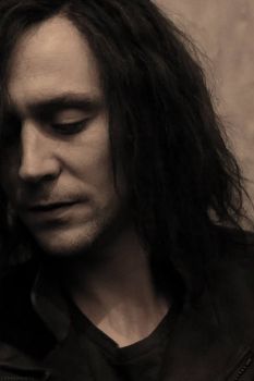 Solve Tom Hiddleston As Adam In Only Lovers Left Alive Jigsaw Puzzle Online With 126 Pieces