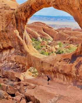 Solve Arches National Park In Utah jigsaw puzzle online with 42 pieces
