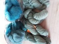 Fibres dyed in blue soft colours
