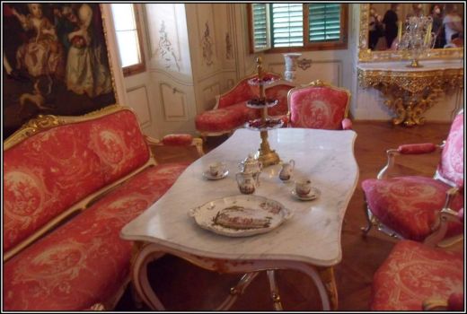 Zámecký pokoj...  Chateau room ...