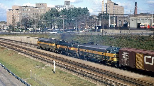 onr1507,1305,1511,-wb-CN-freight,Sunnyside,Toronto-ON,Oct-64