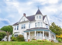 VICTORIAN ERA HOME