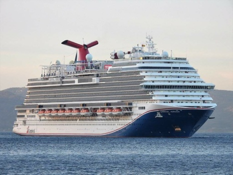 Solve CARNIVAL HORIZON jigsaw puzzle online with 30 pieces