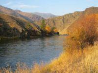Cold autumn morning on the Salmon River