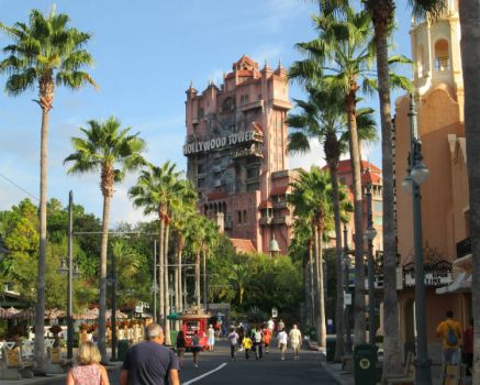 Solve The Tower of Terror jigsaw puzzle online with 12 pieces