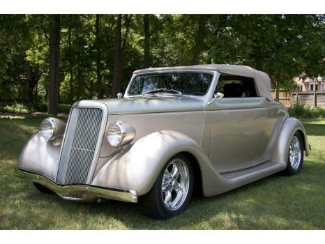 Custom 1935 Ford Cabriolet, neat lines!