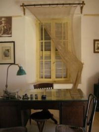 Howard Carter House desk