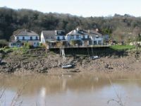 Houses with own Jetty opposite Chepstow Castle