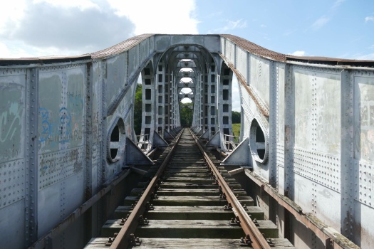 Pont ferroviaire abandonné