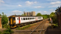 Bury St Edmunds 11-05-2018 156402 diesel railcar set 02