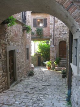 A morning walk in Montefioralle, Tuscany, Italy - #2