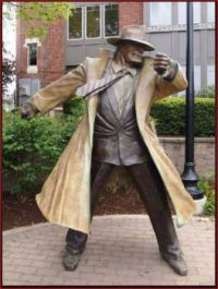 Dick Tracy sculpture