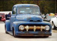 Slammed Ford F-1