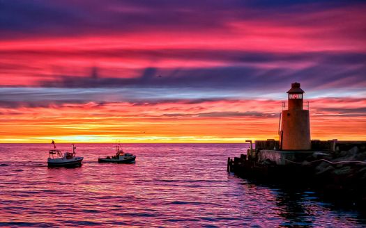 made_lighthouse_sunset-wide