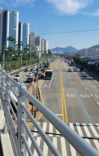 Thoroughfare through Seoul