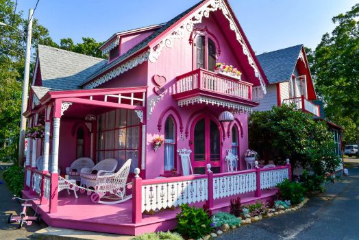 Solve Gingerbread-Cottages-Marthas-VIneyard-6 jigsaw puzzle online with ...