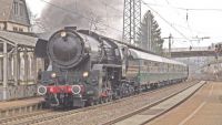 steam-locomotive-2361968_1920