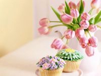 flowers and cupcakes