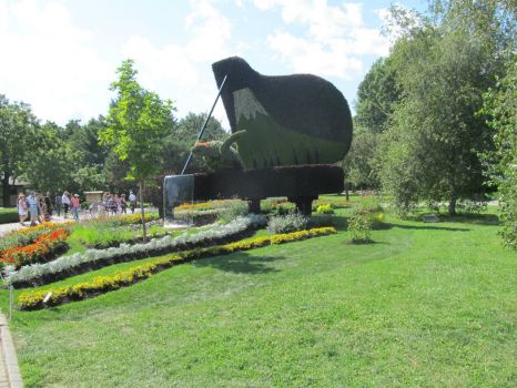 Topiary Piano