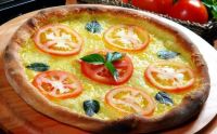 cheese and tomato pizza