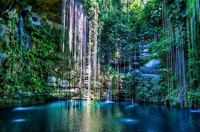 Sacred Cenote Azul, Chichén Itzá, Yucatán, Mexico