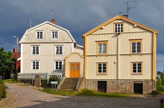 Houses in Sweden, by Helen Simonsson (pic cropped and edited)