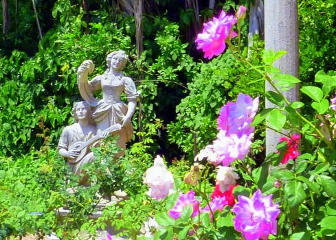 Beautiful statue at Mable Ringling's rose garden in Sarasota, FL