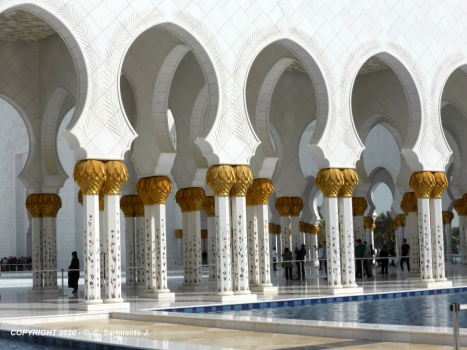 Solve ABU DHABI (UAE) - Outer entrance of the Sheikh Zayed Grand Mosque ...