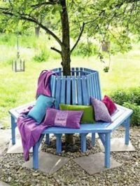 GARDEN IDEAS...BUILD A BENCH AROUND YOUR TREES... 