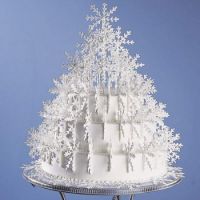 shimmering-snowflake-tree-cake